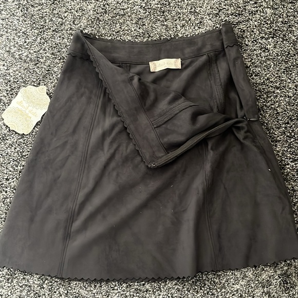 Skirt - Picture 2 of 2